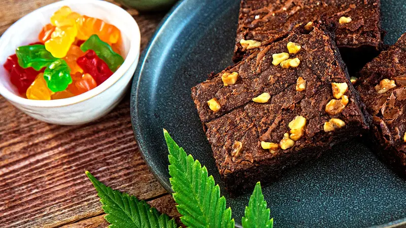 brownies y gomitas de cannabis